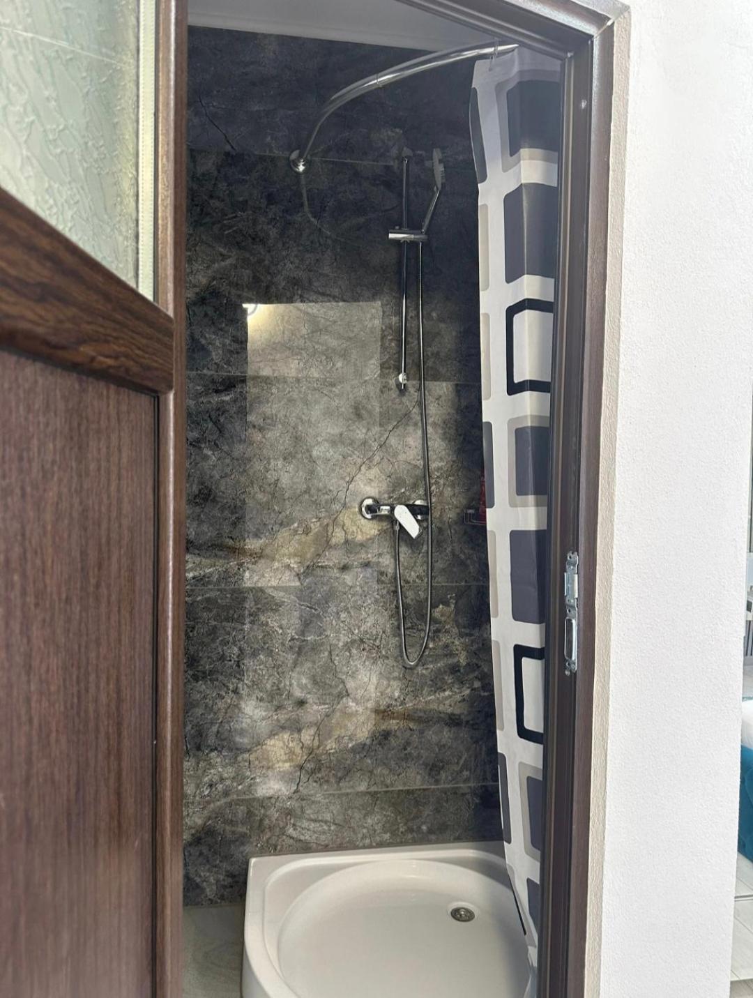Garsoniera Centru Vechi * קריובה